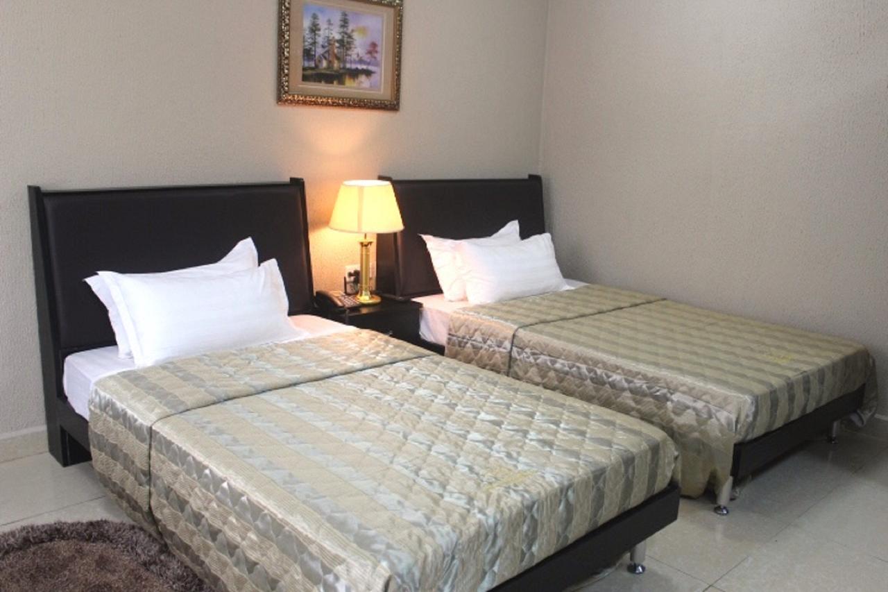 Corina Hotel Monrovia Extérieur photo