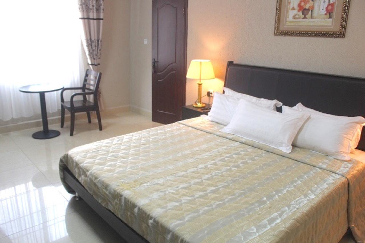 Corina Hotel Monrovia Extérieur photo