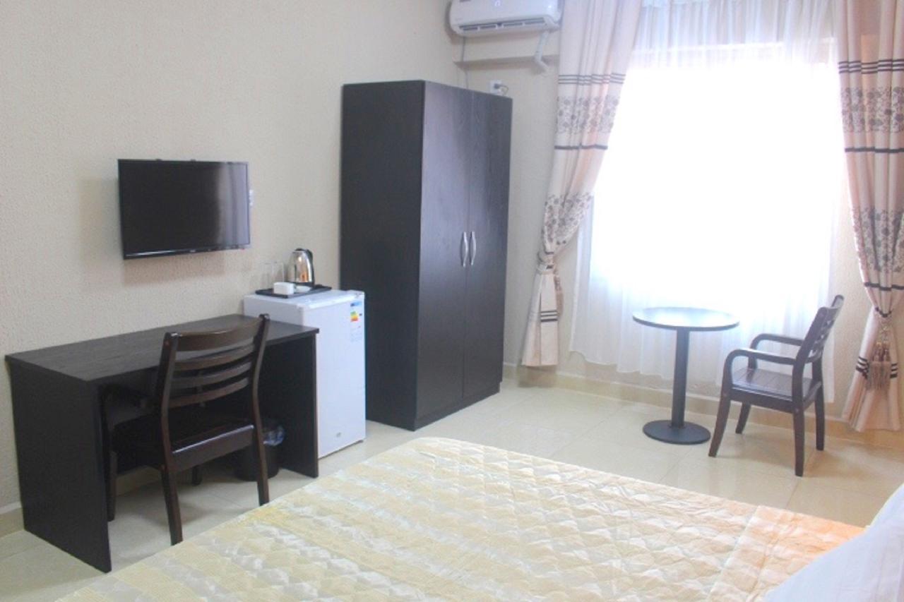 Corina Hotel Monrovia Extérieur photo
